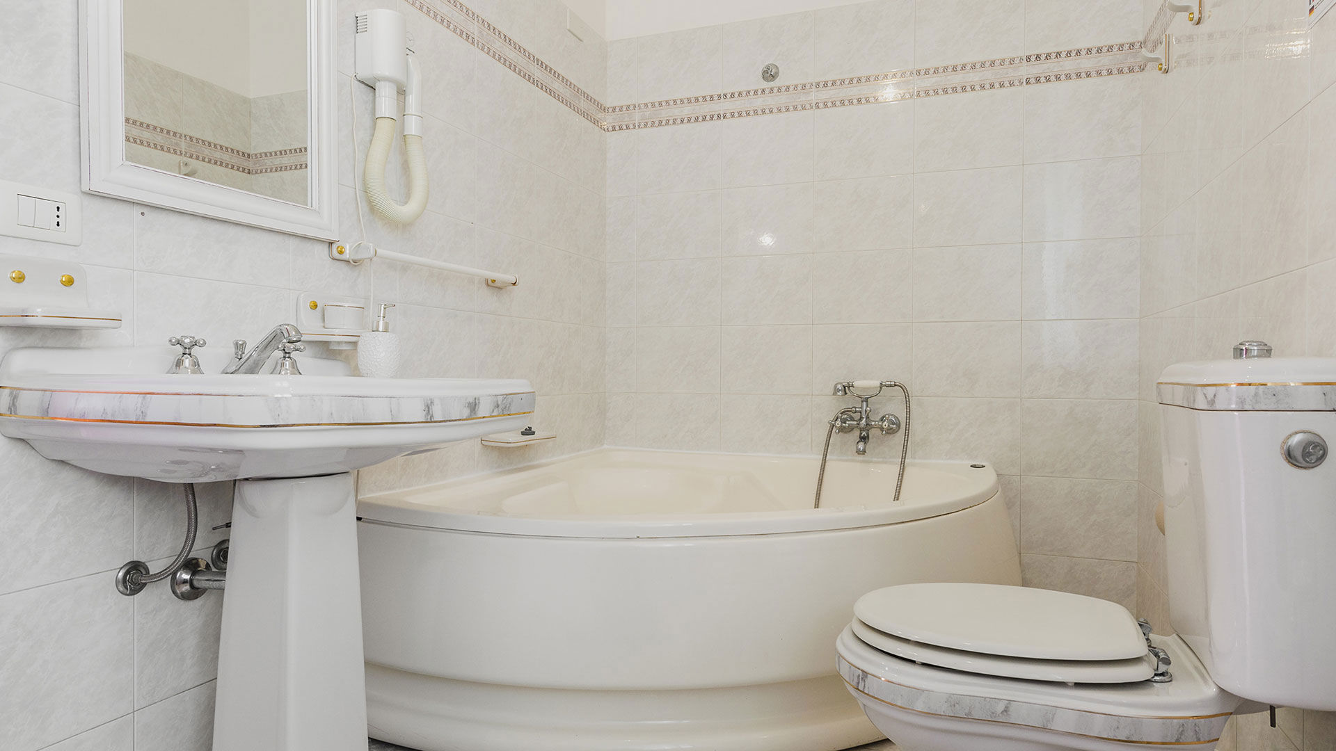 Standard Two-room Apartment 5