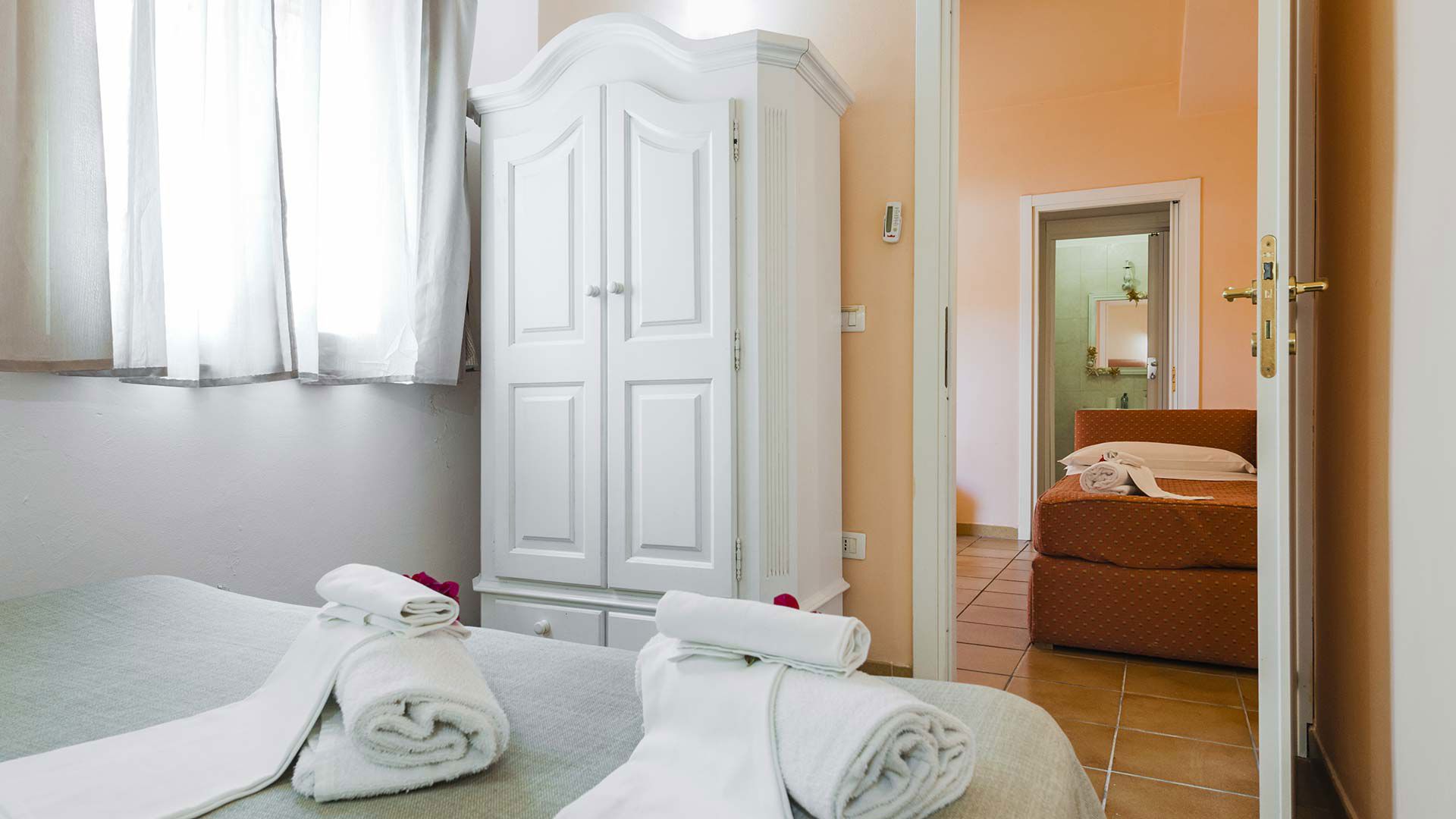 Standard Two-room Apartment with Patio 4