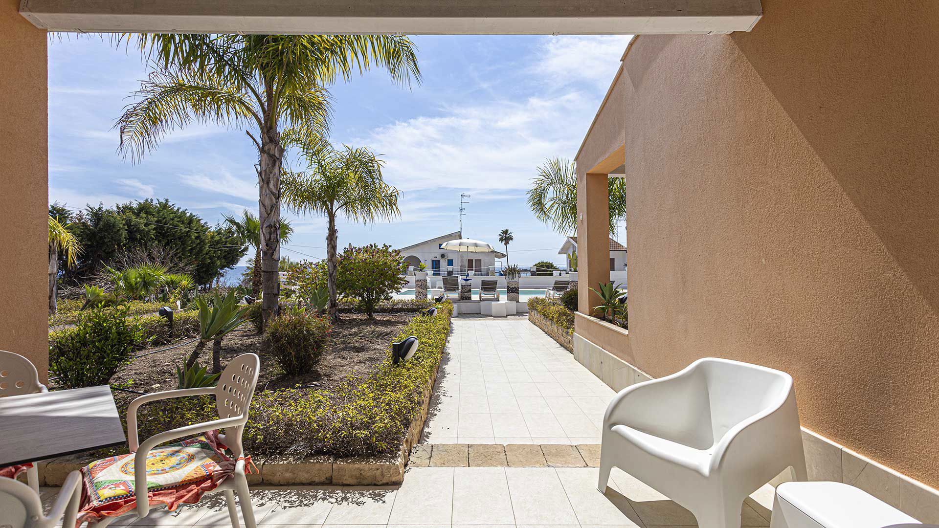 Small luxury apartments pool and sea view 6