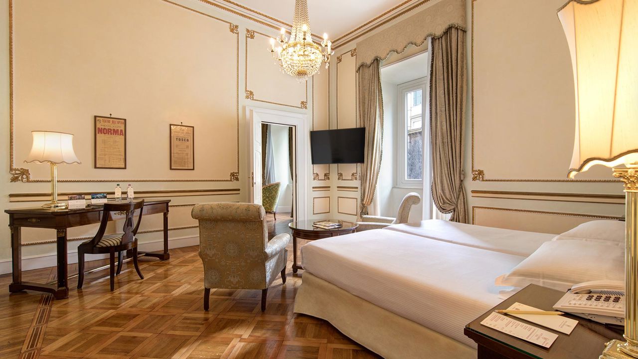 Suite at Hotel Quirinale Rome | Luxury & comfort