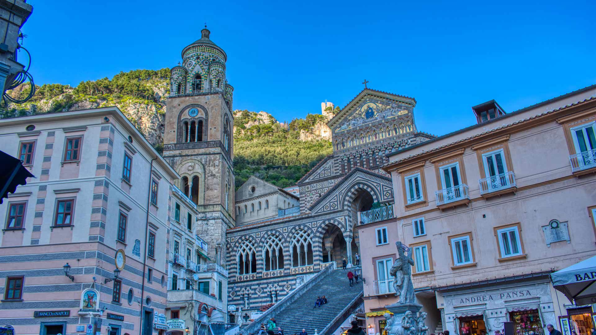 Surroundings - The poetry of the Coast