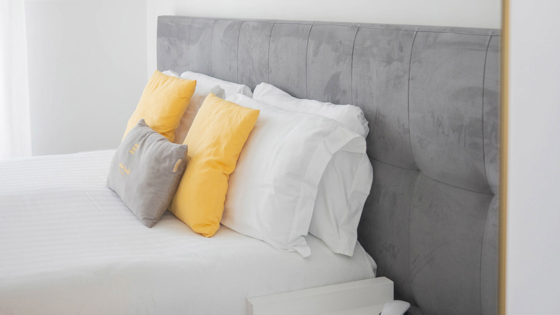 Rooms - On the Gulf of Naples