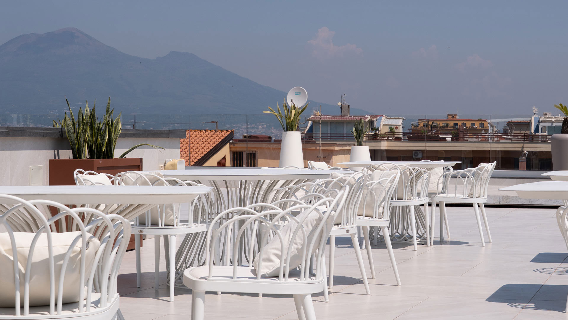 Hotel - An iconic symbol returned to the city