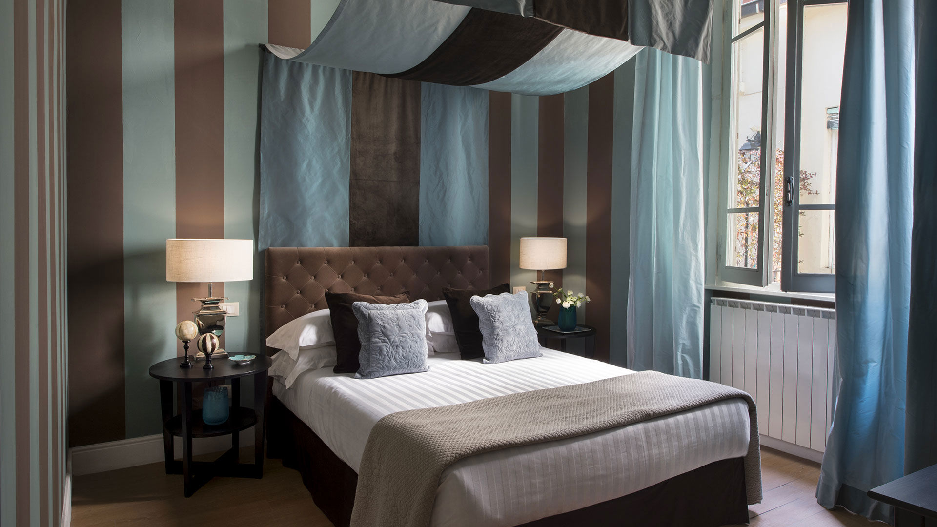 Deluxe Suite 1