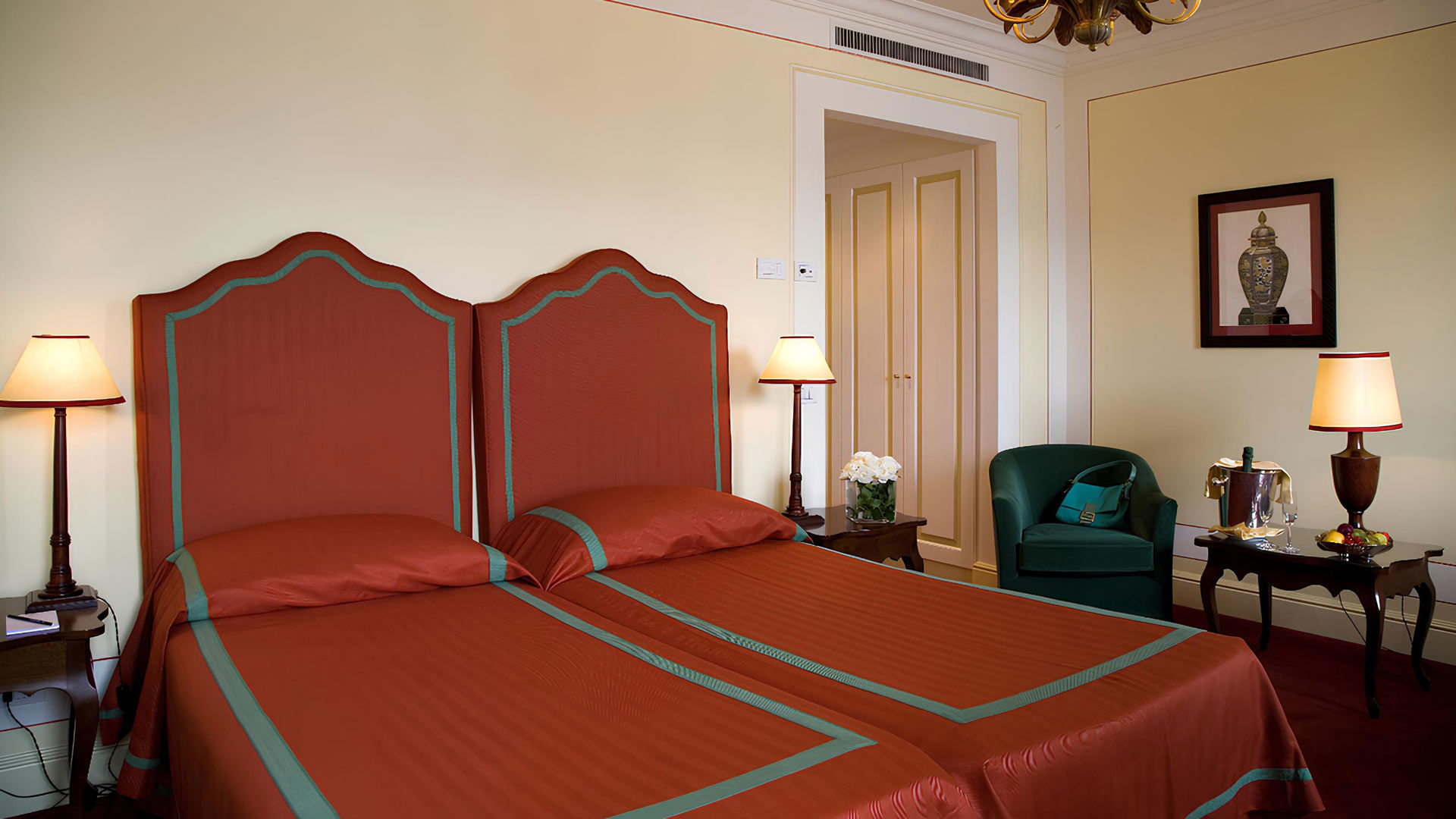 Superior Collina Balcony 1