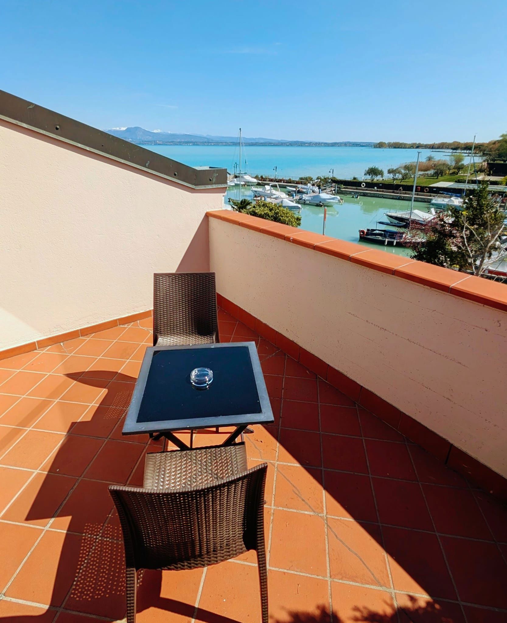 Classic Room with Terrace and Partial Lake View 3