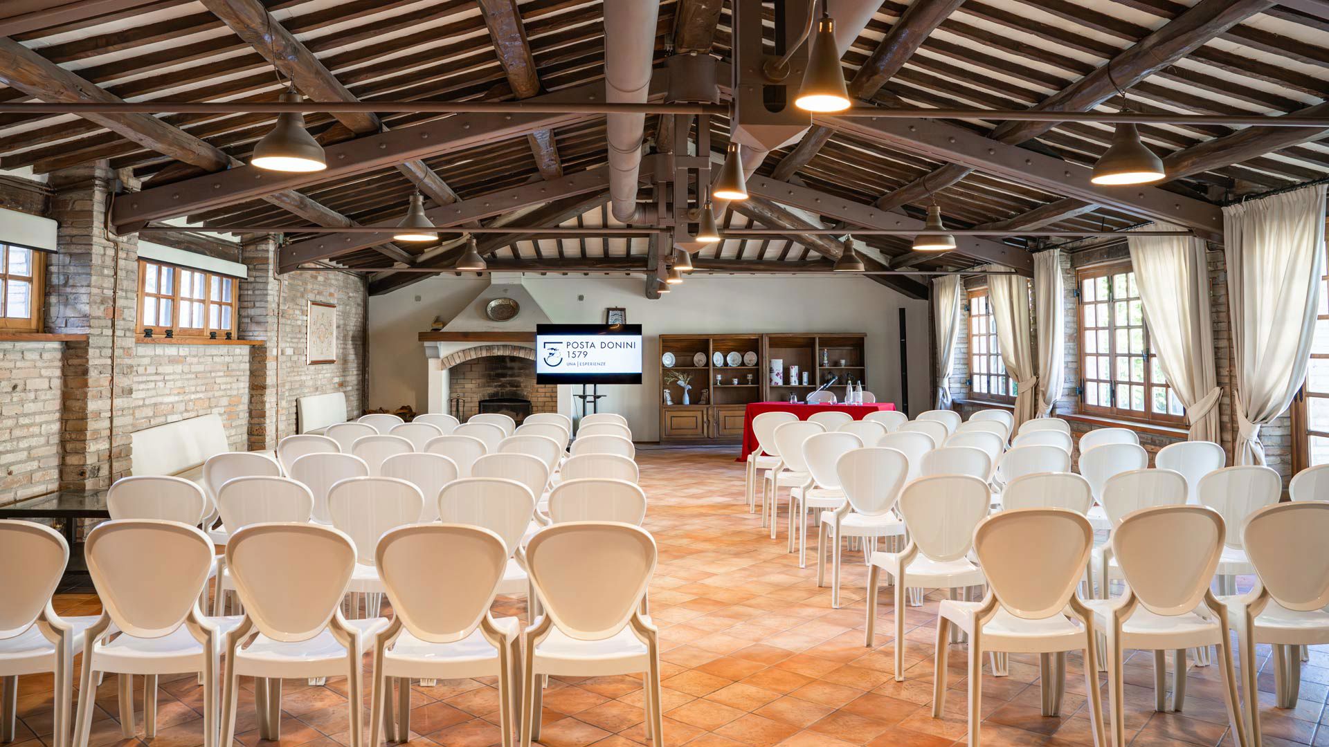 top/1920-Meeting-CLUB-HOUSE.jpg
