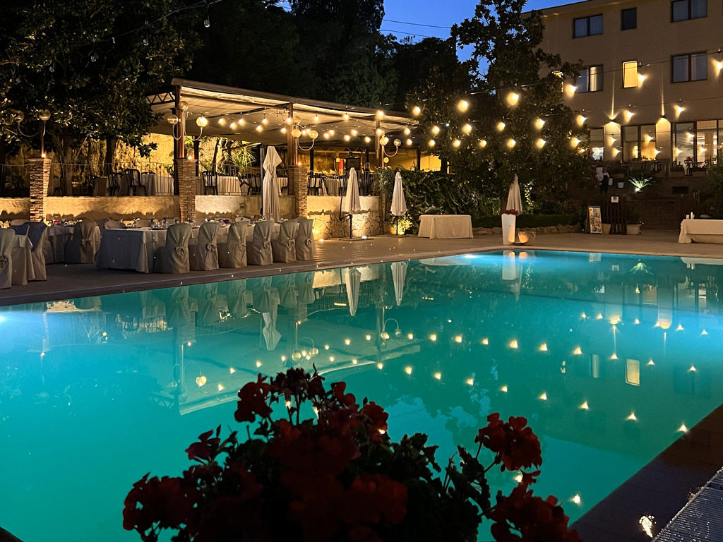 Benvenuti all'Hotel Riviera 2