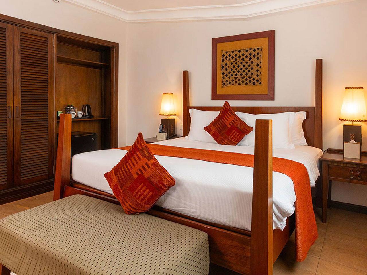 Curated visual reference: Visual Reference: Choose The Penthouse Suite At The African Regent Hotel In