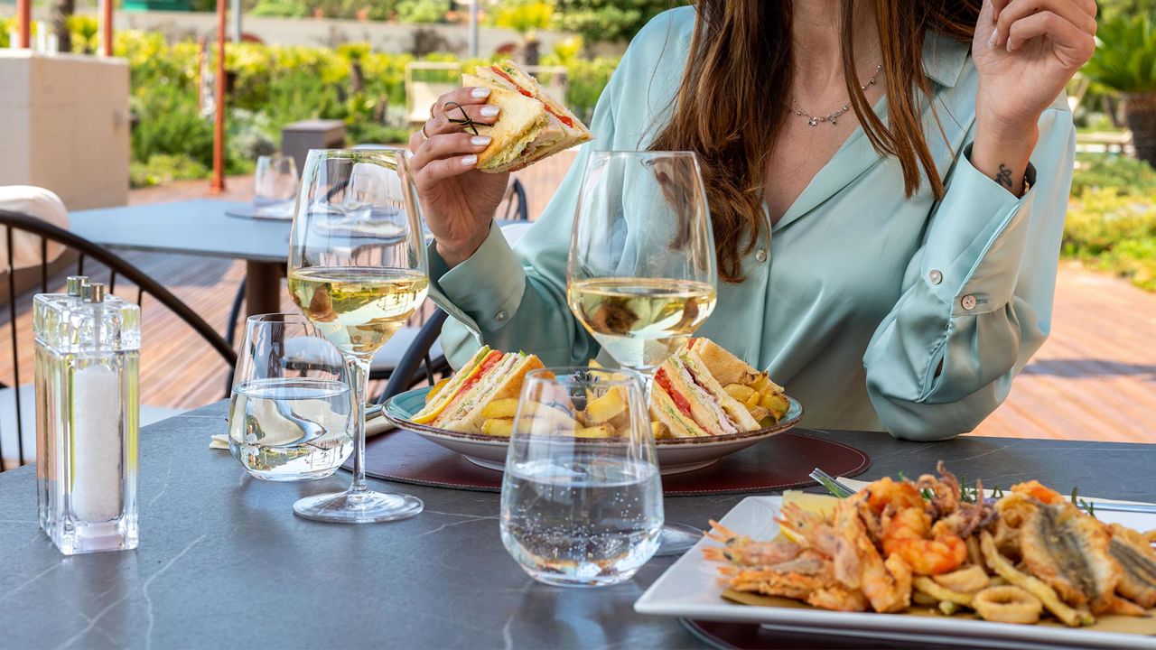 Lounge & Bistrot 12 Lounge & Bistrot 12