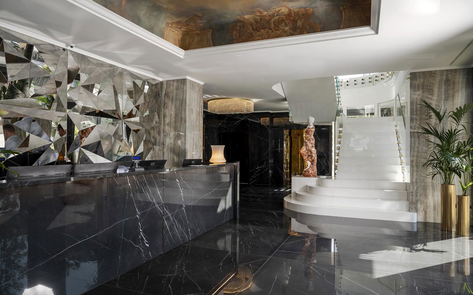 The Promenade Luxury Wellness Hotel 6