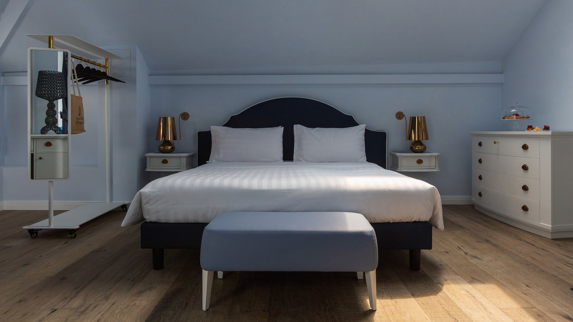 Loft Deluxe Suite with Panoramic Lake-View Terrace