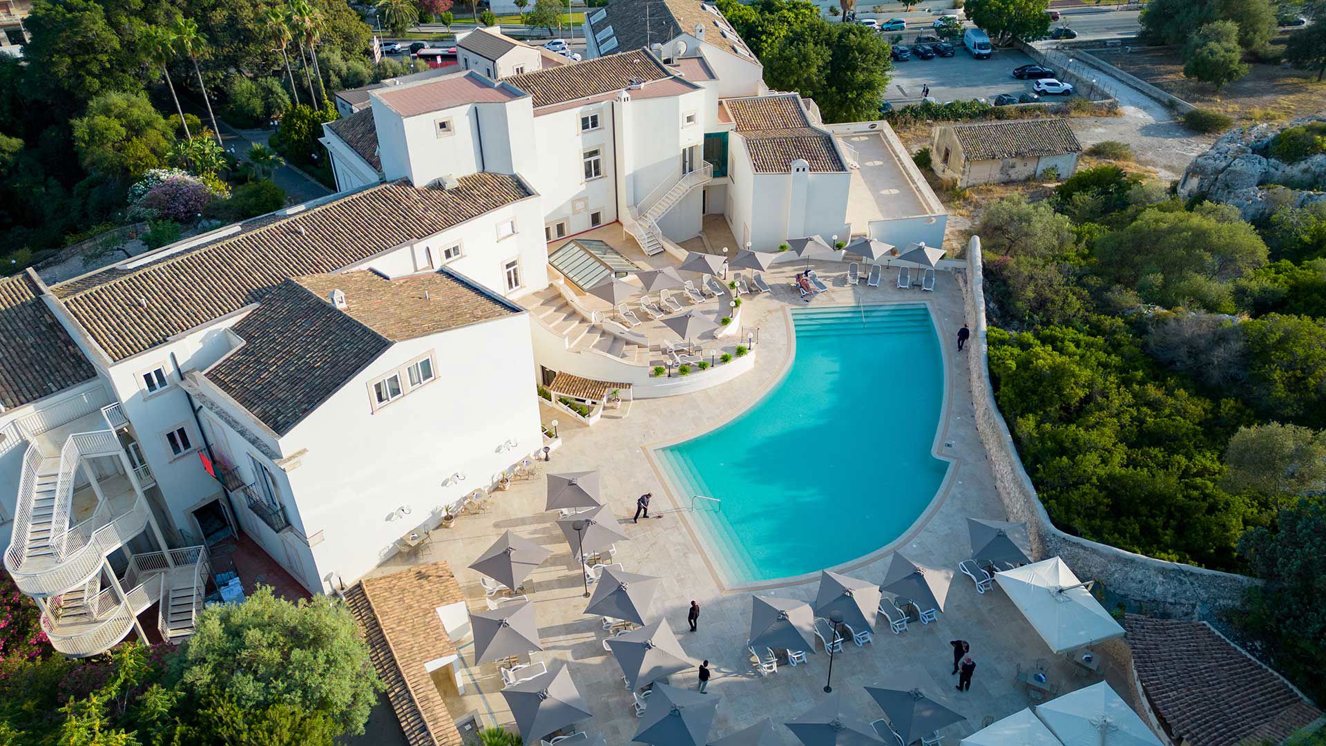 Experience timeless elegance at Grand Hotel Villa Politi in Syracuse, Sicily 4