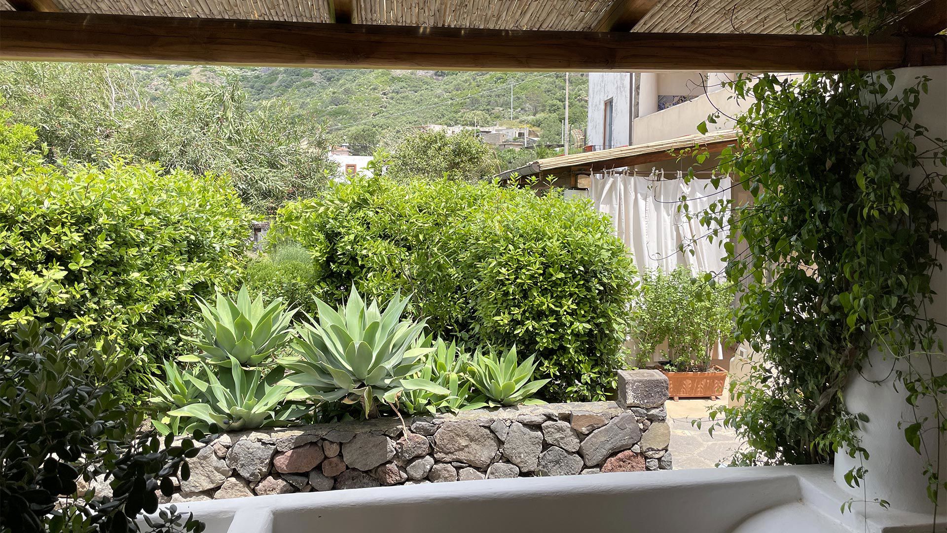 Standardzimmer mit Gartenblick 4