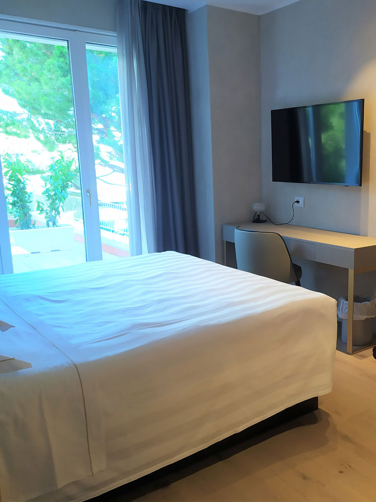 Rooms & Suites 15