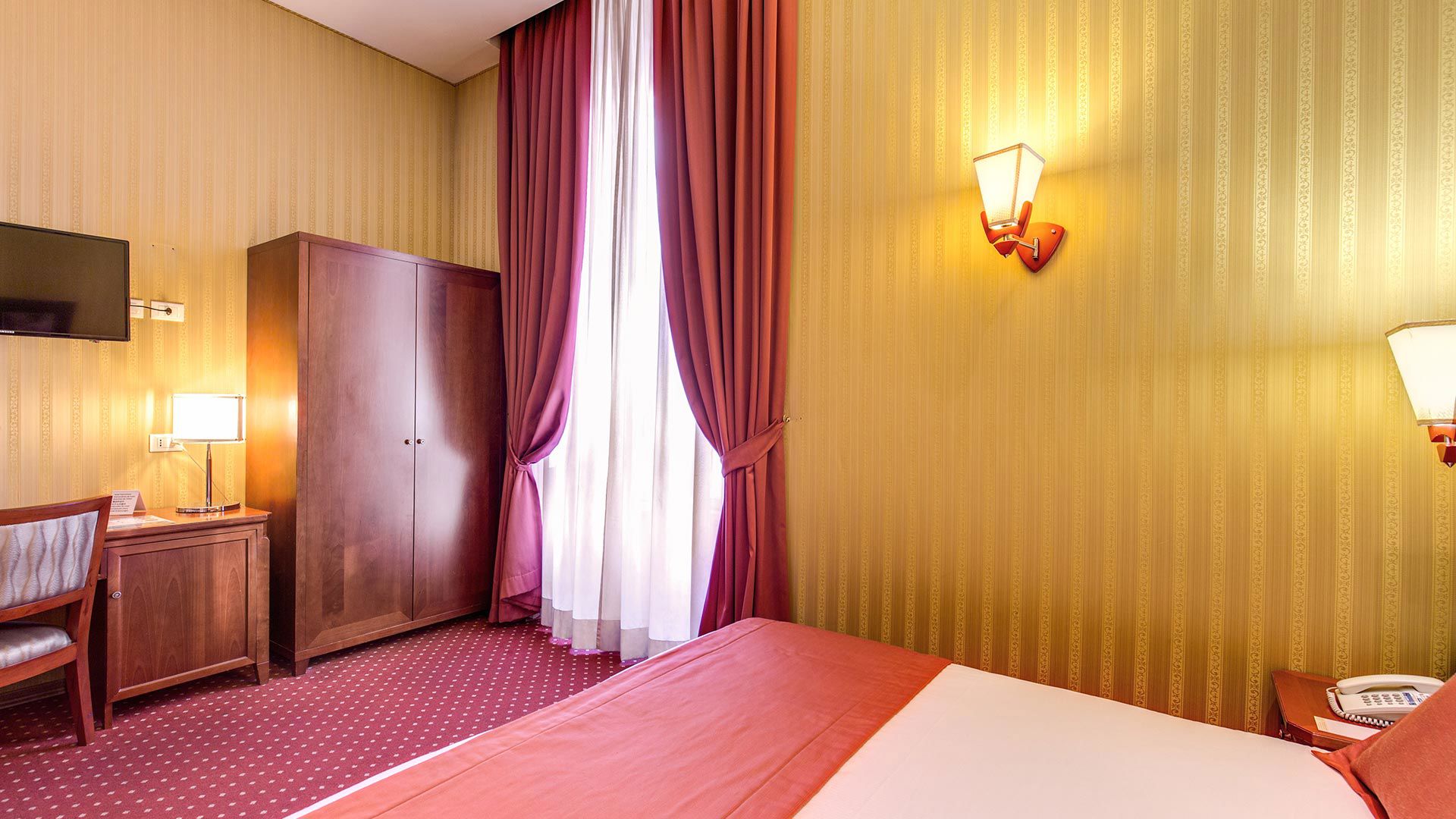 Comfort Double Room - Space and refined details in the vibrant Capital
