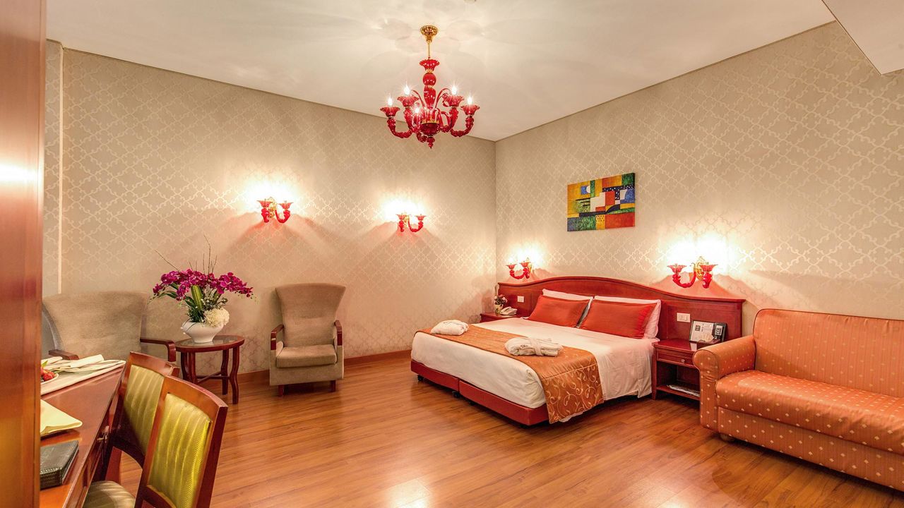 Augusta Lucilla Palace - Via Massimo dAzeglio, 24 - Roma