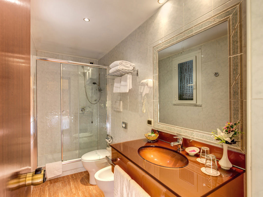 Double or Twin Room with Balcony 2