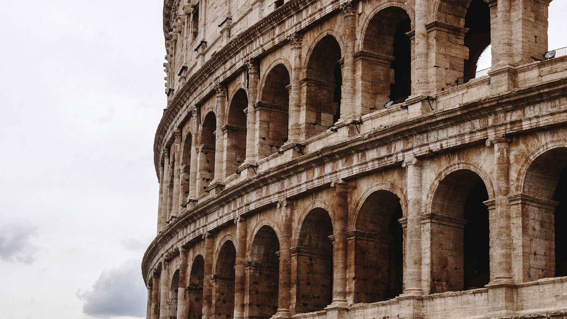 Location - La centralità dellenergia romana, vissuta con eleganza