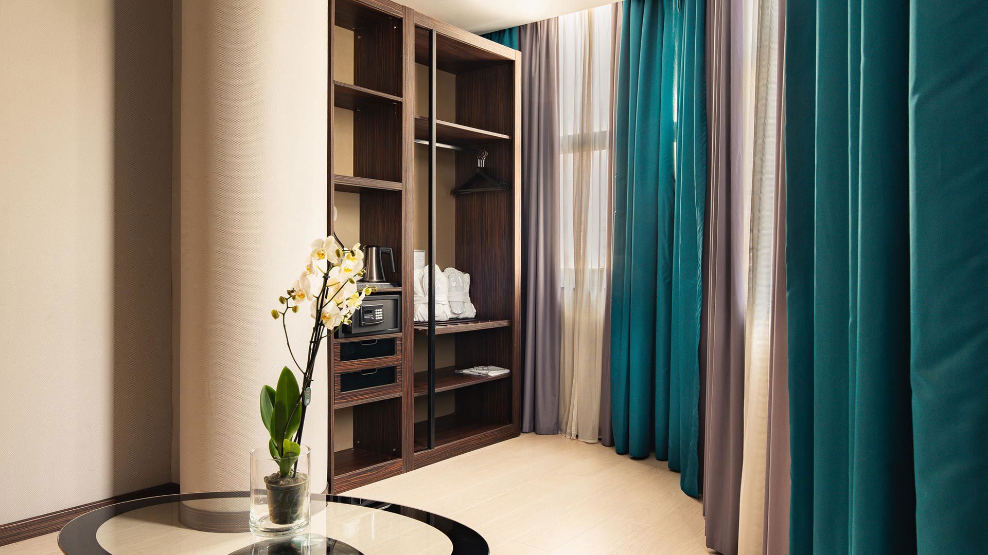 Suite 2