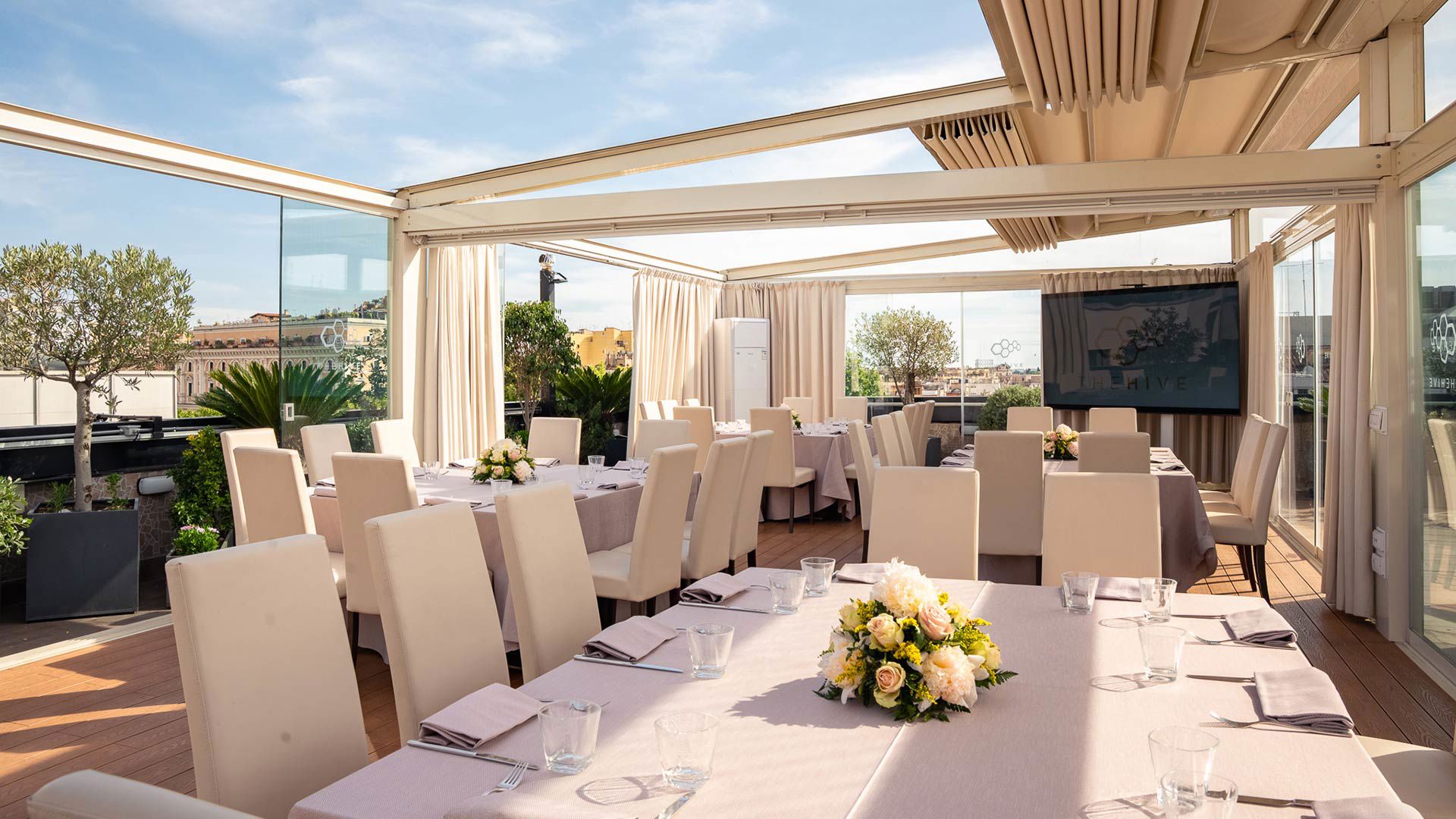 Festeggia il tuo sì a Roma - Ricevimenti esclusivi nel Rooftop Restaurant di The Hive