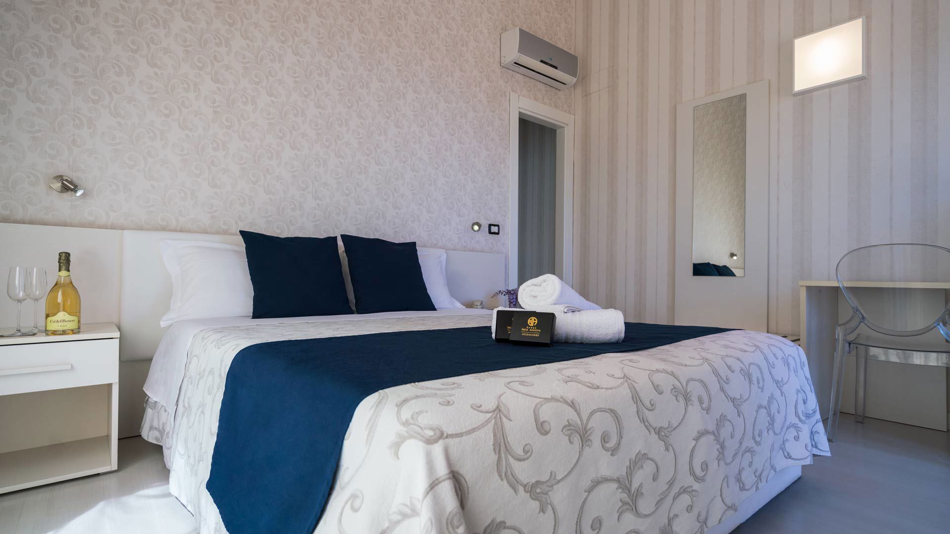 Hotel Baia Azzurra - Home Page 1