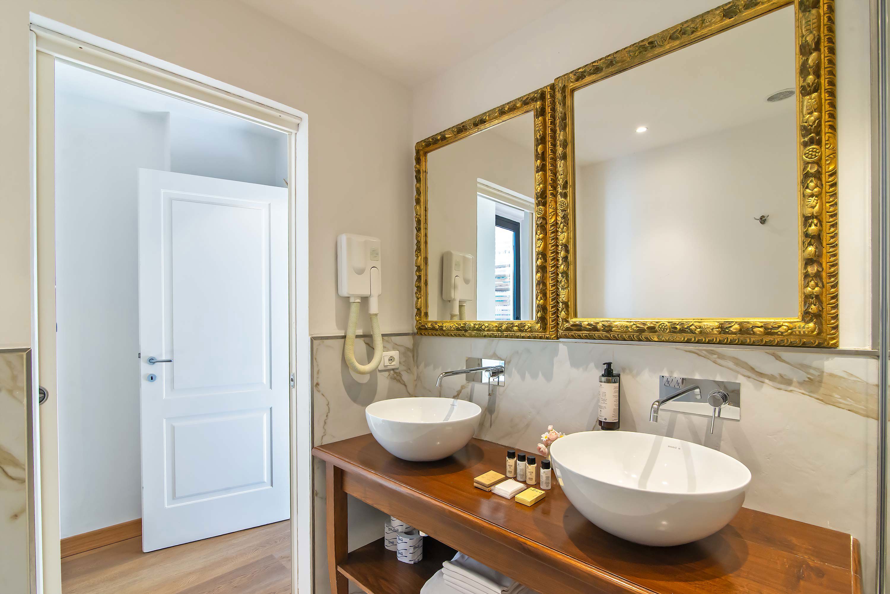 Suite with View and Hot tub 6