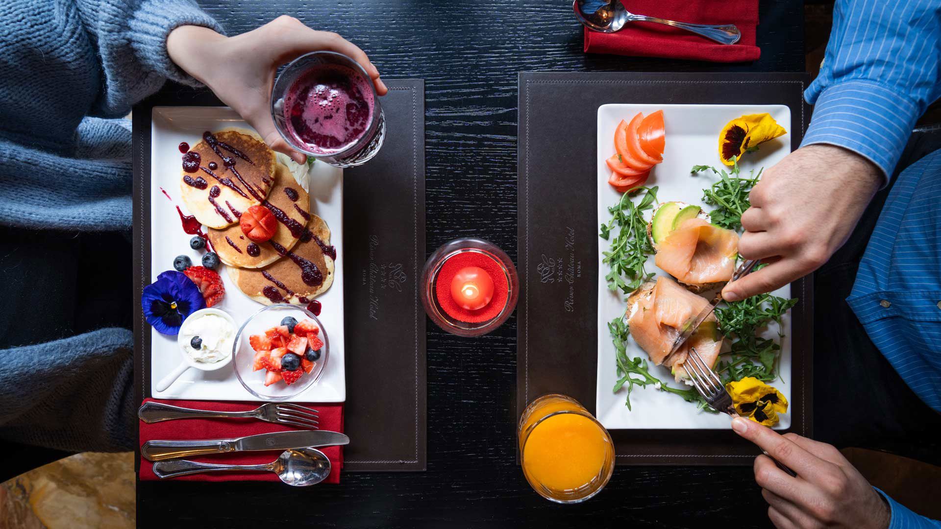 Lounge Bar & Breakfast 5