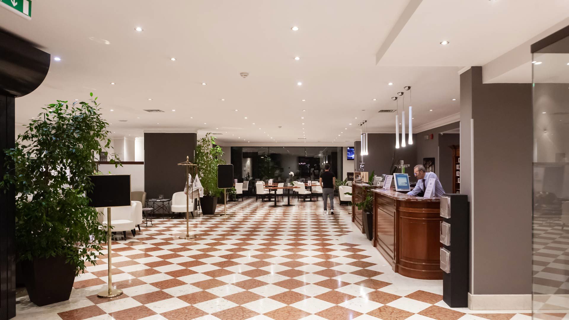 Hotel 5