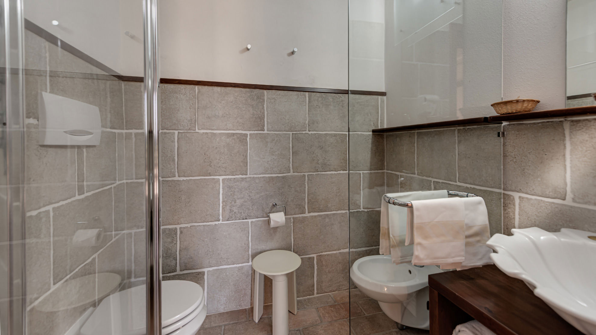 One bedroom apartment with terrace 5