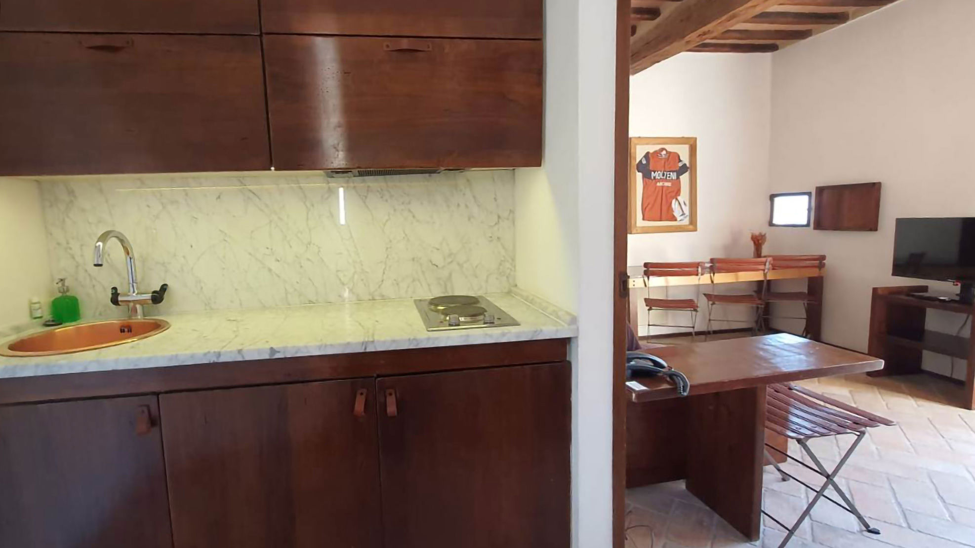 One bedroom apartment with terrace 3