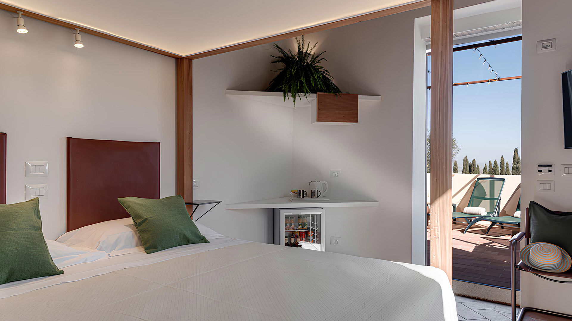 Superior Room with a hill view and a terrace 5