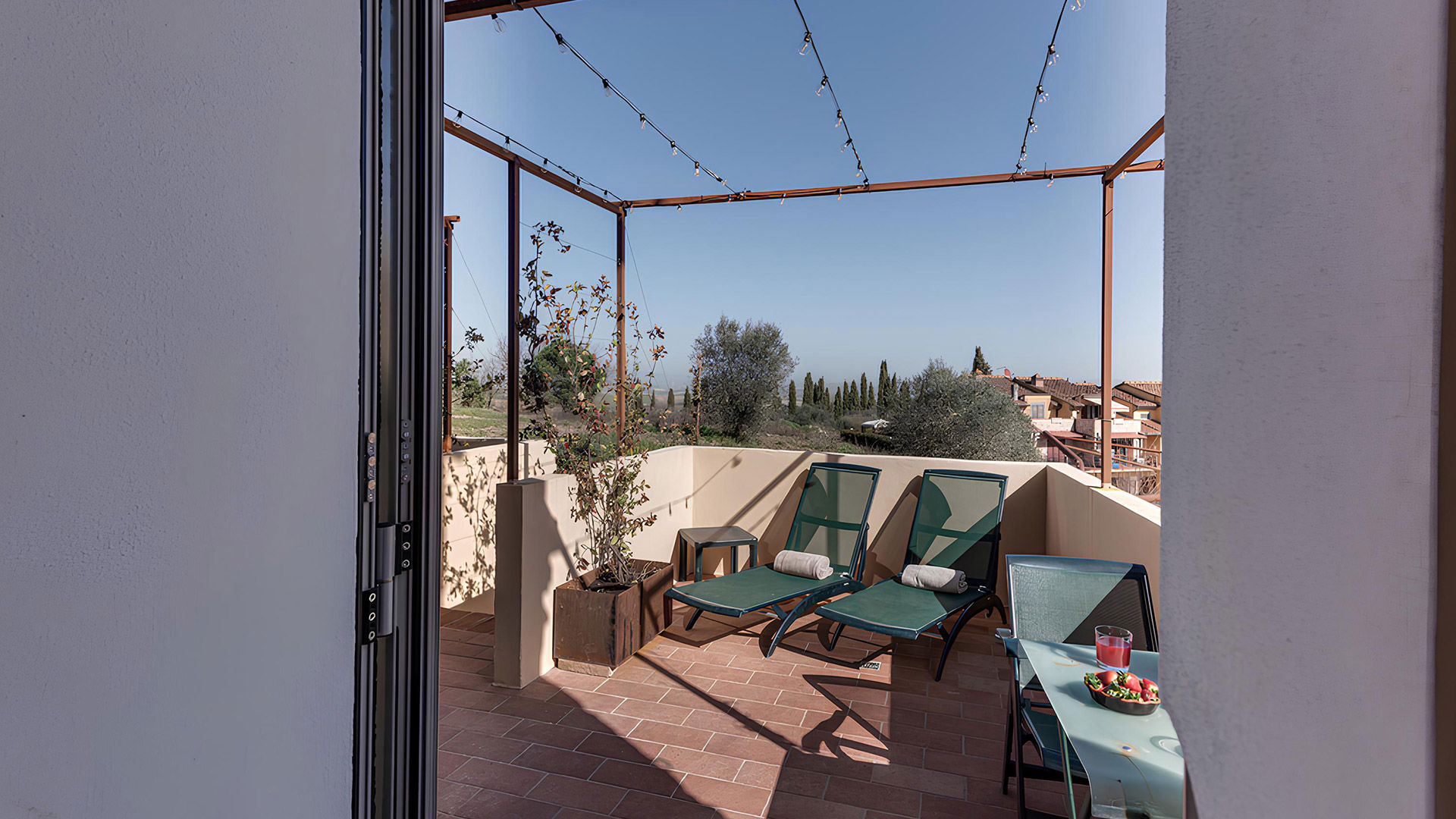 Superior Room with a hill view and a terrace 1
