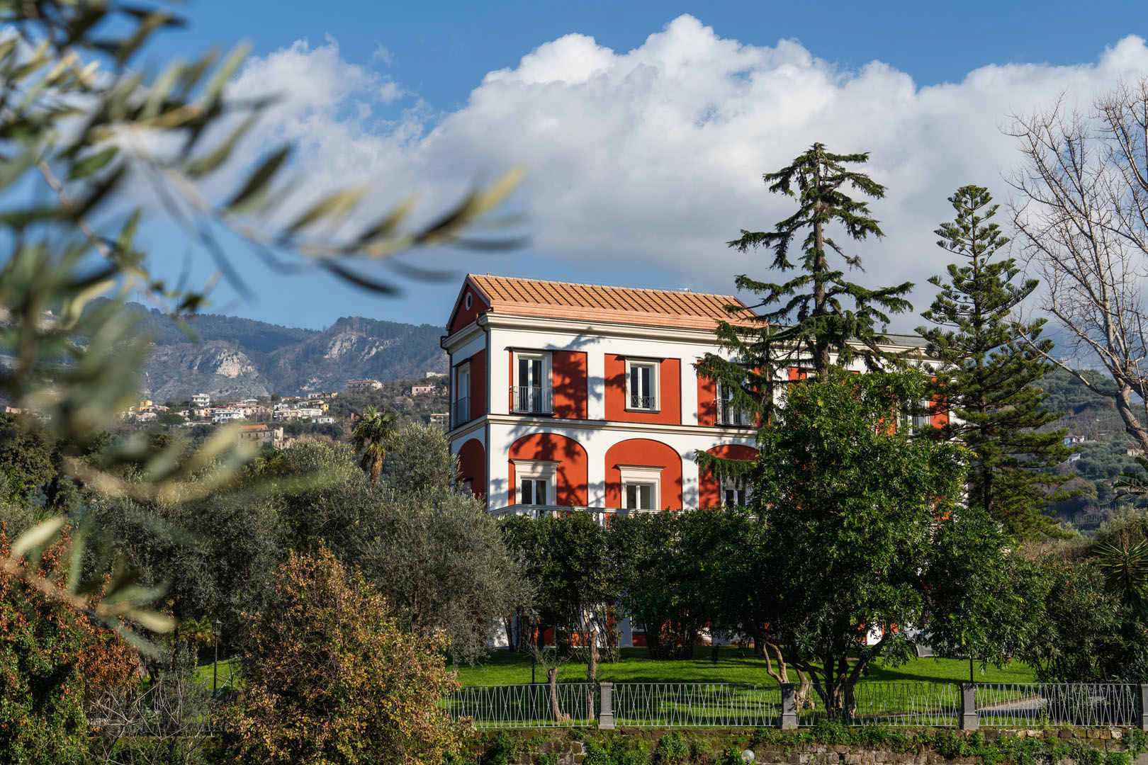 La Tuja Relais Du Parc 1832 1