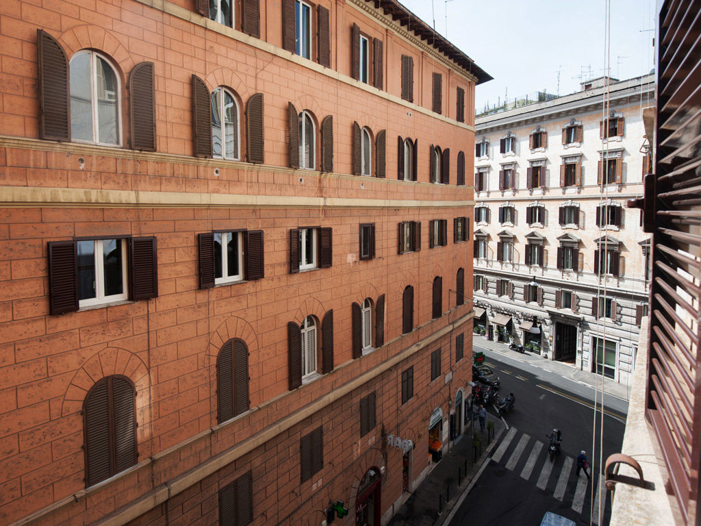 Rooms & Apartments 8