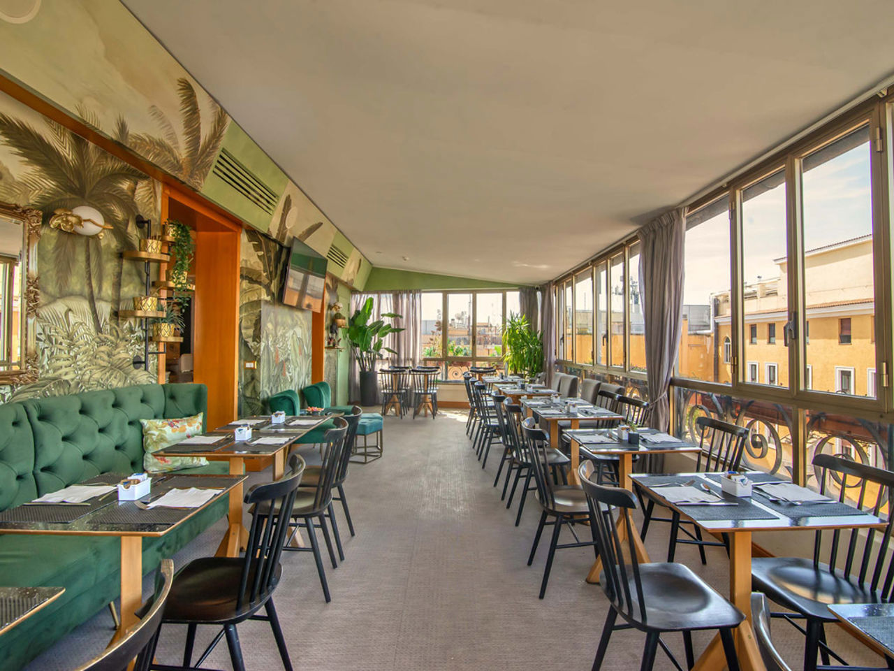 Hotel Tritone - Via del Tritone, 210, 00187 Roma RM