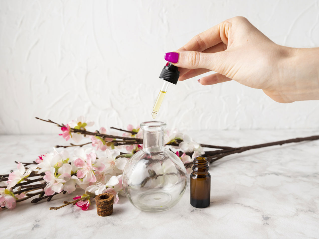 Create your own personalized perfume with a Perfume Artist!