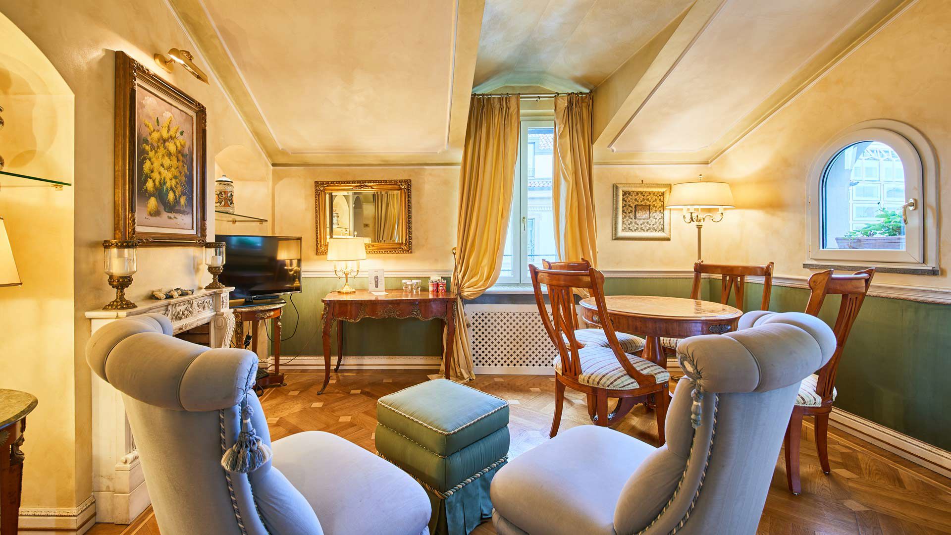 Rooms & Suites - In a seventeenth-century residence