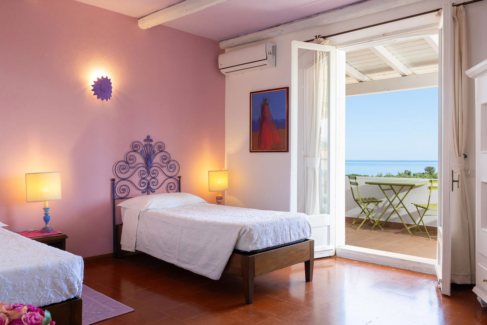 Rooms & Suites 9