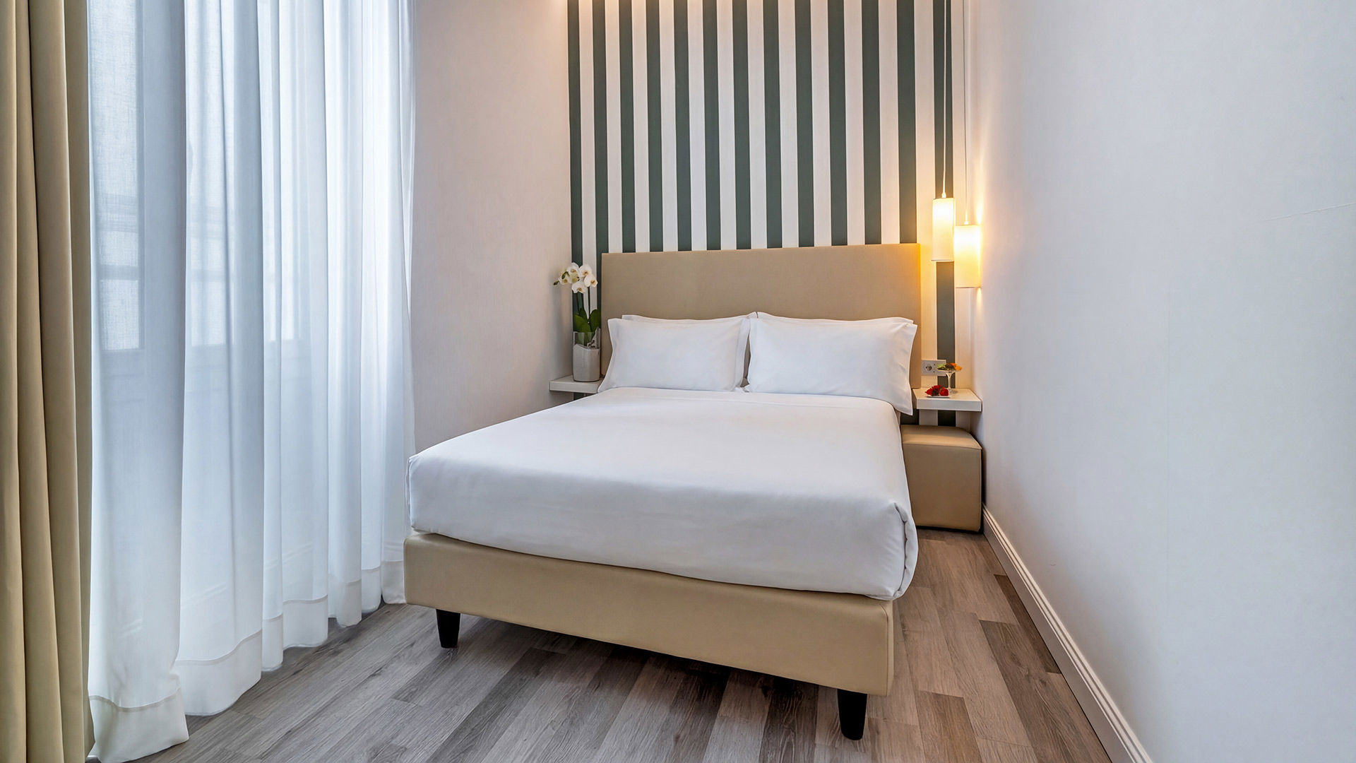  Comfort with French Bed 1