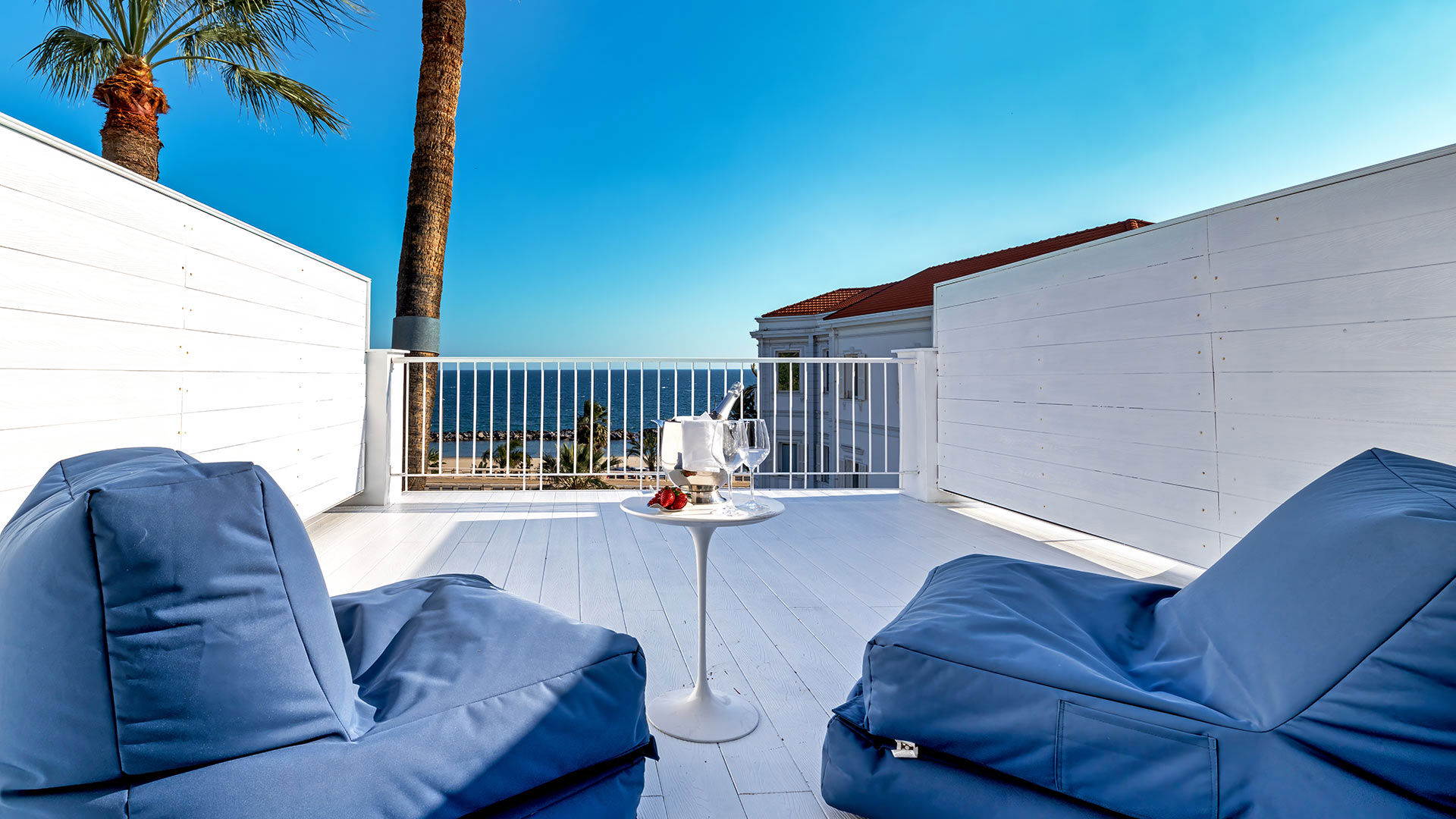 Comfort con Letto alla Francese Vista Mare con Terrazzo 1