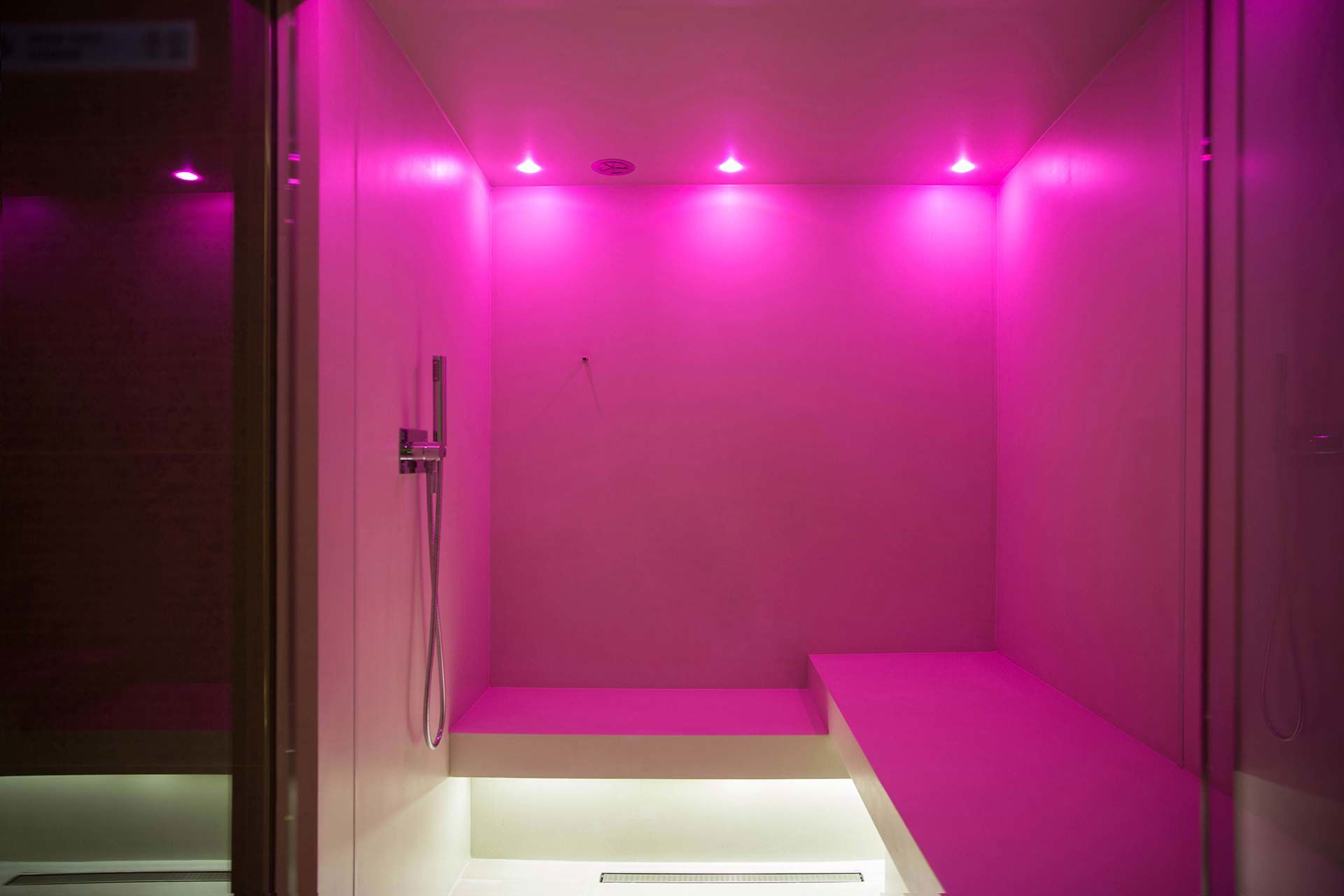 Hotel 9