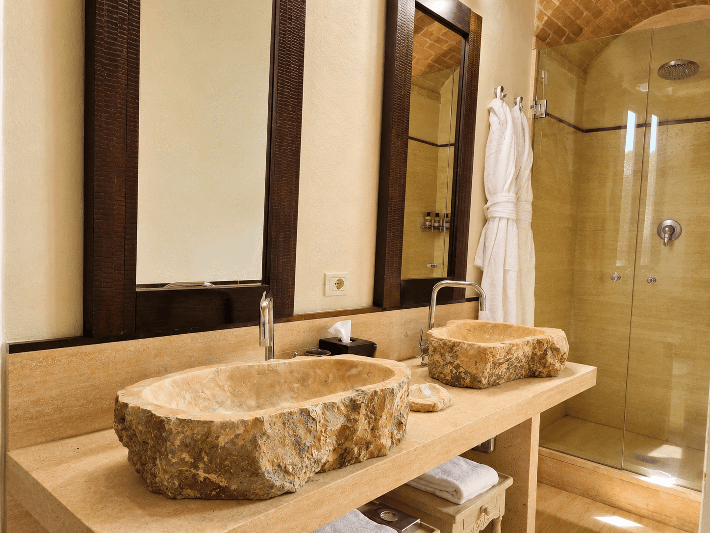 Grand Suite 2 bedrooms 8 Grand Suite 2 bedrooms 8