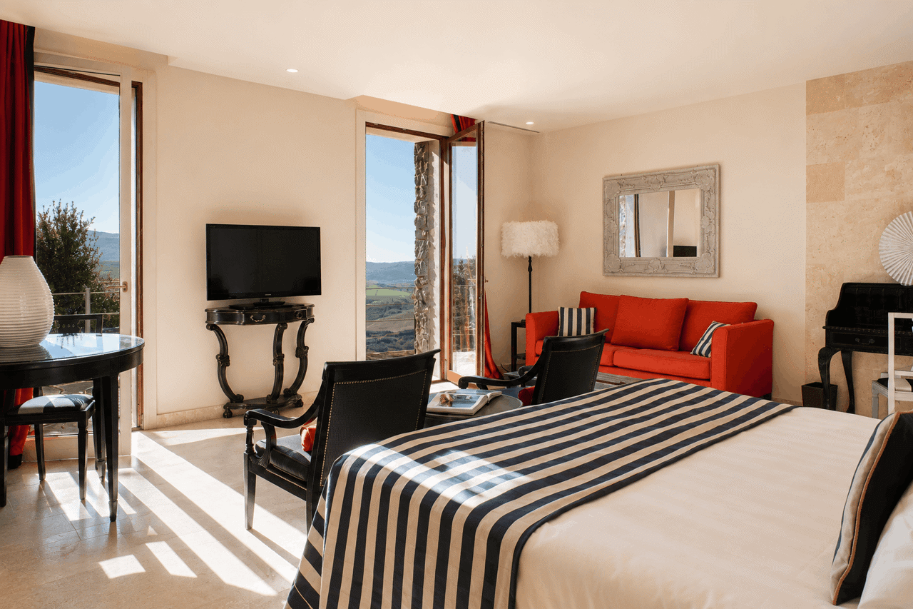 Grand Suite 2 bedrooms 8 Grand Suite 2 bedrooms 8