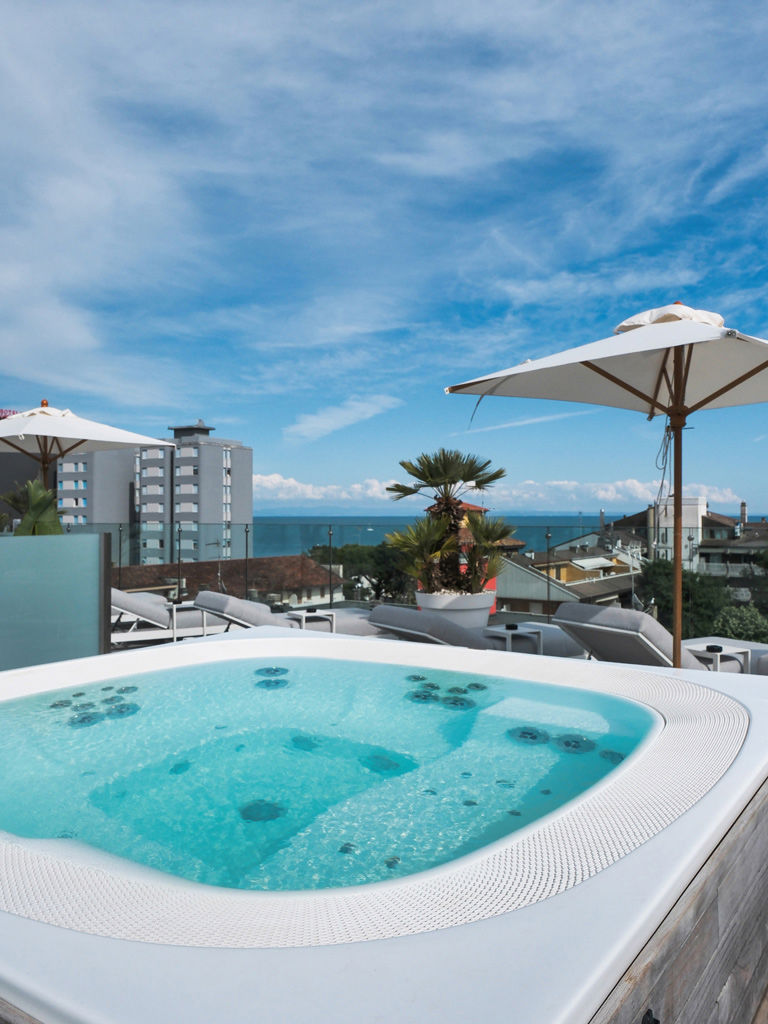 Monaco Suites Hotel 5