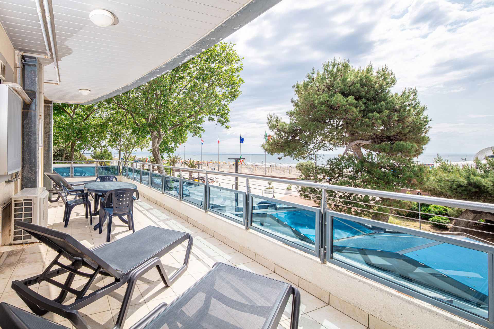 Monaco Suites Hotel 5