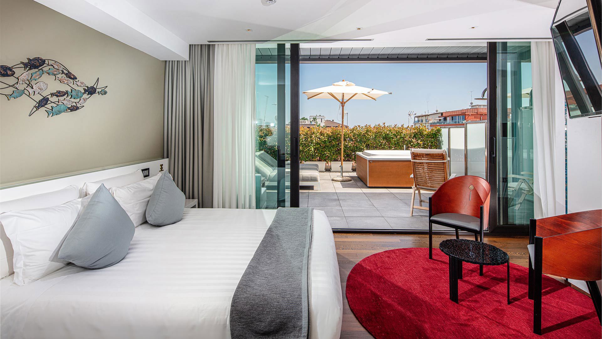 Monaco Suites Hotel 3