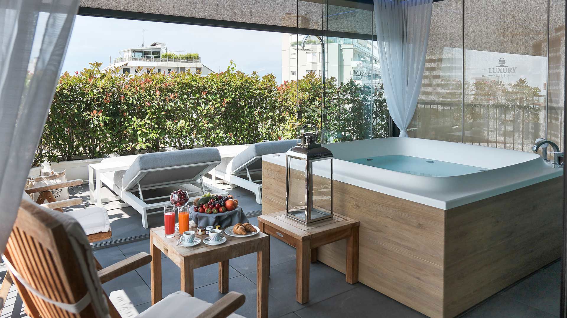 Monaco Suites Hotel 4