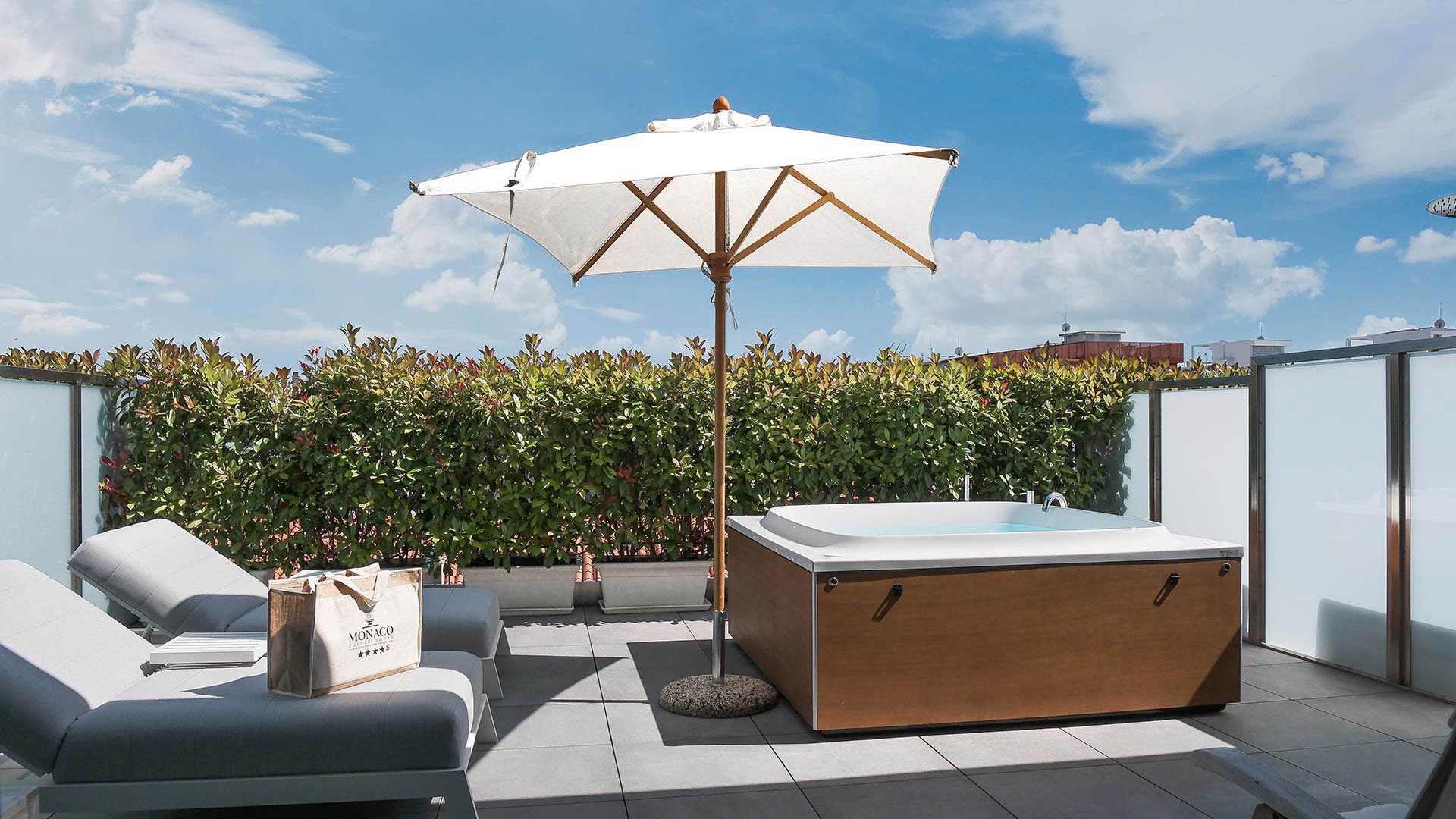 Monaco Suites Hotel 5