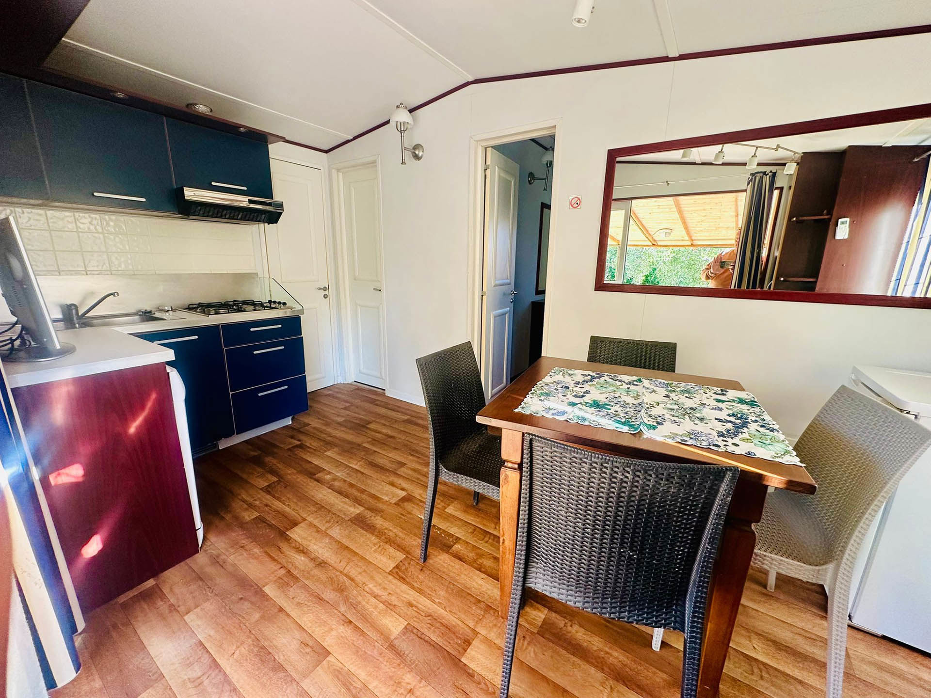 Mobile Homes 6